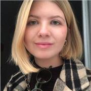 Chica de 24 años, estudiante del Grado de Educación Intatil Bilingüe (Inglés) con experiencia previa en el apoyo escolar.